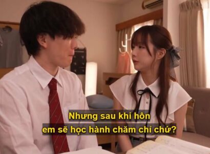 co-gia-su-xinh-dep-thay-cau-hoc-tro-tu-ti-vi-khong-biet-hon-nen-da-giup-cau-luyen-tap