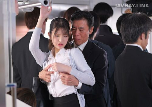 em-nu-sinh-dai-hoc-xinh-dep-bi-ten-bien-thai-sam-so-tren-tau-dien