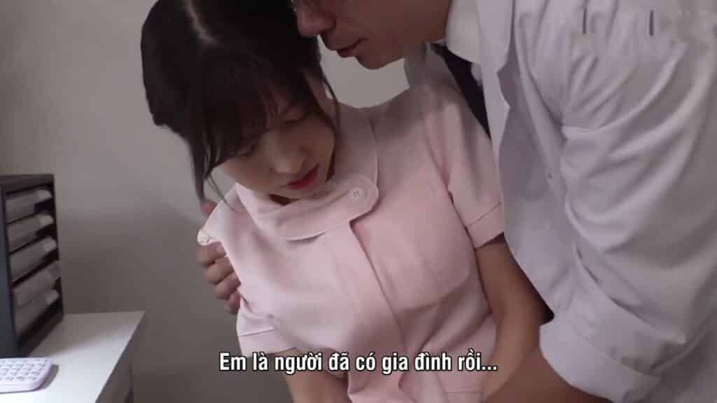 nu-y-ta-vung-trom-cung-ten-bac-si-dam-dang